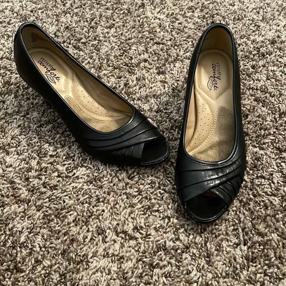 Black peep toe heels